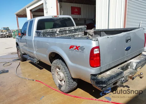 2010 Ford F-250 Xlt z USA, uszkodzony, nr VIN 1FTSX2B52AEB36028